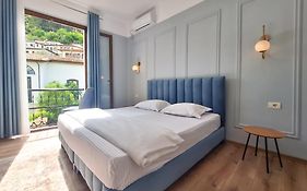 Villa Mishel Suites